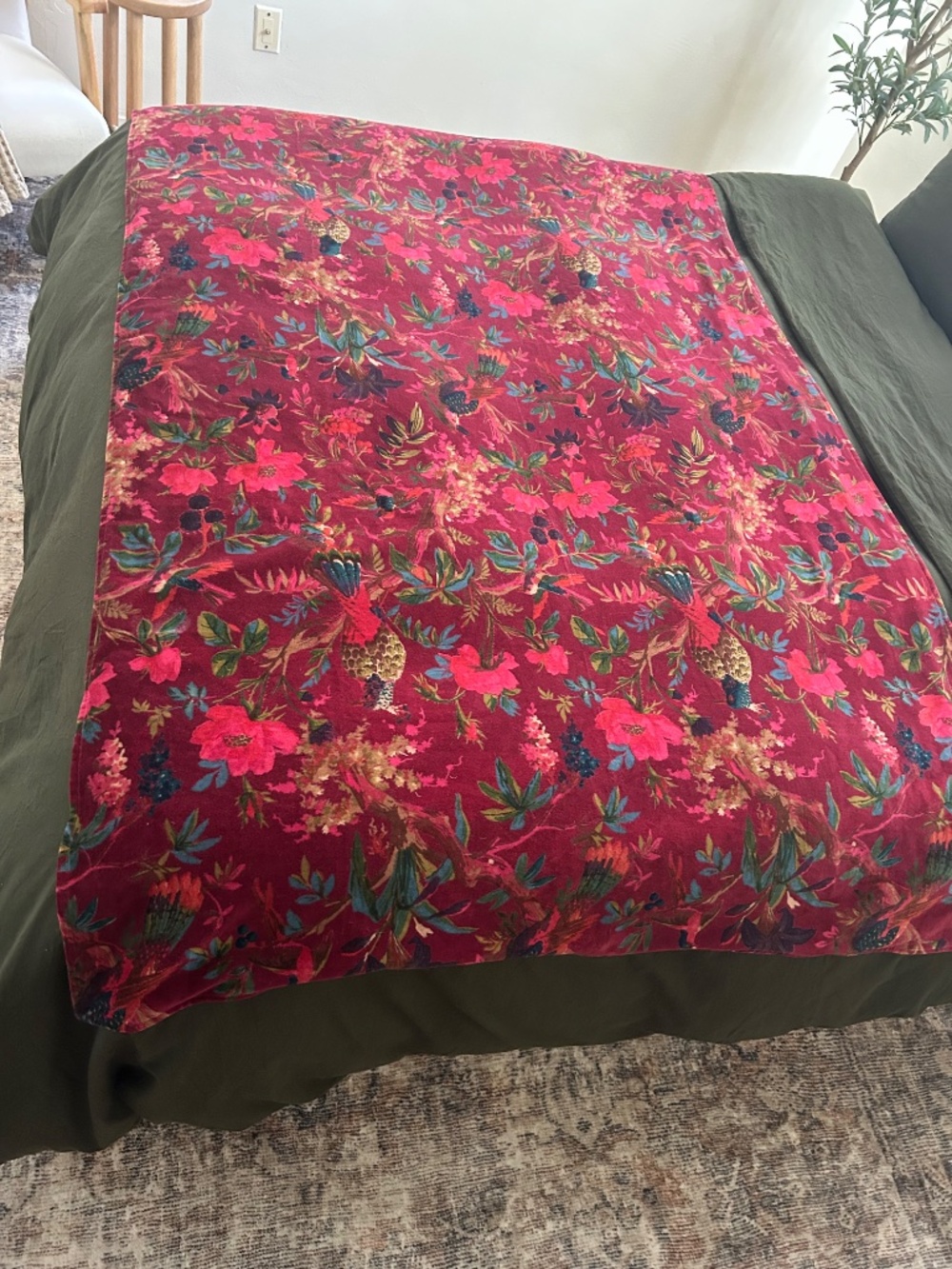 Velvet Throw - Picture 2 of 5